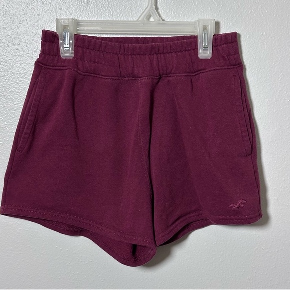 Hollister Women Red Ultra High-Rise Sweat Shorts size XS - Picture 2 of 8